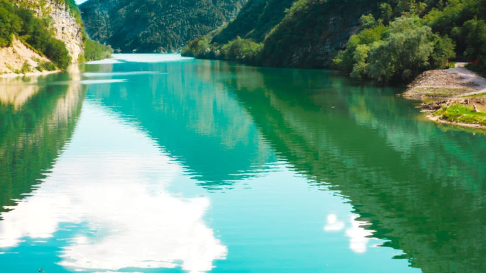 Il lago del Mis, una perla delle Dolomiti Bellunesi